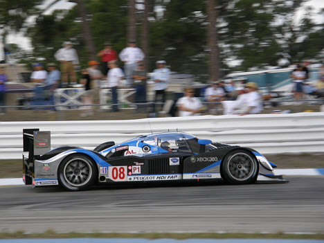 Peugeot er det andet store team der får de nye regler at føle - både i Le Mans Series løbene, samt i 24-timers løbet på Le Mans i juni.
